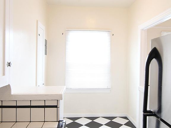 4th image of 1141 Echo Park Ave APT 207