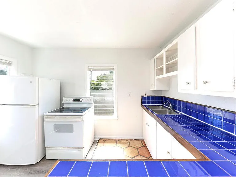 417 Mayflower Rd — Photo 4