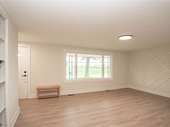 3rd image of 5550 Easton St