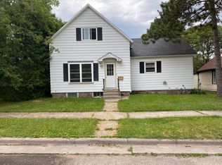 2322 Thomas St, Marinette, WI 54143