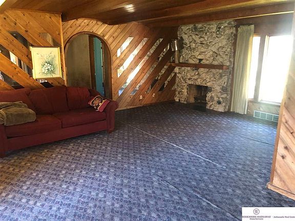 5th image of 687 Parkwood Ln
