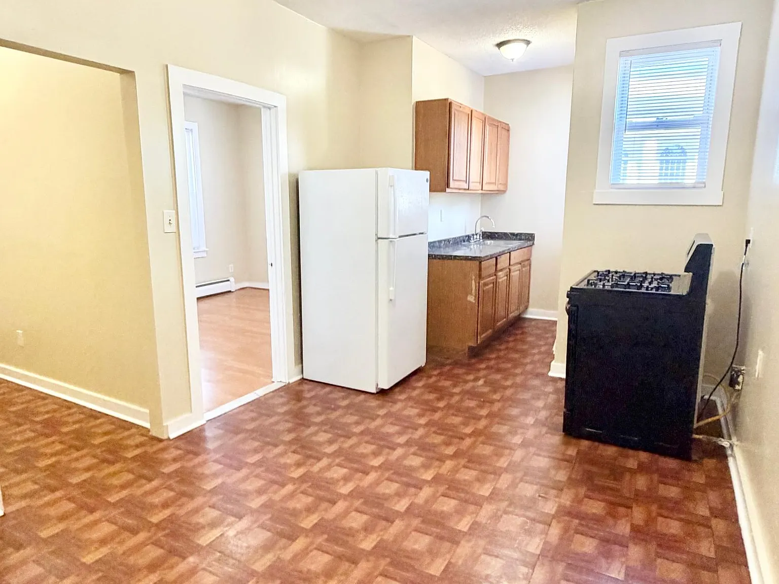 3 bed, 850 sqft, $1,475 — Photo 1
