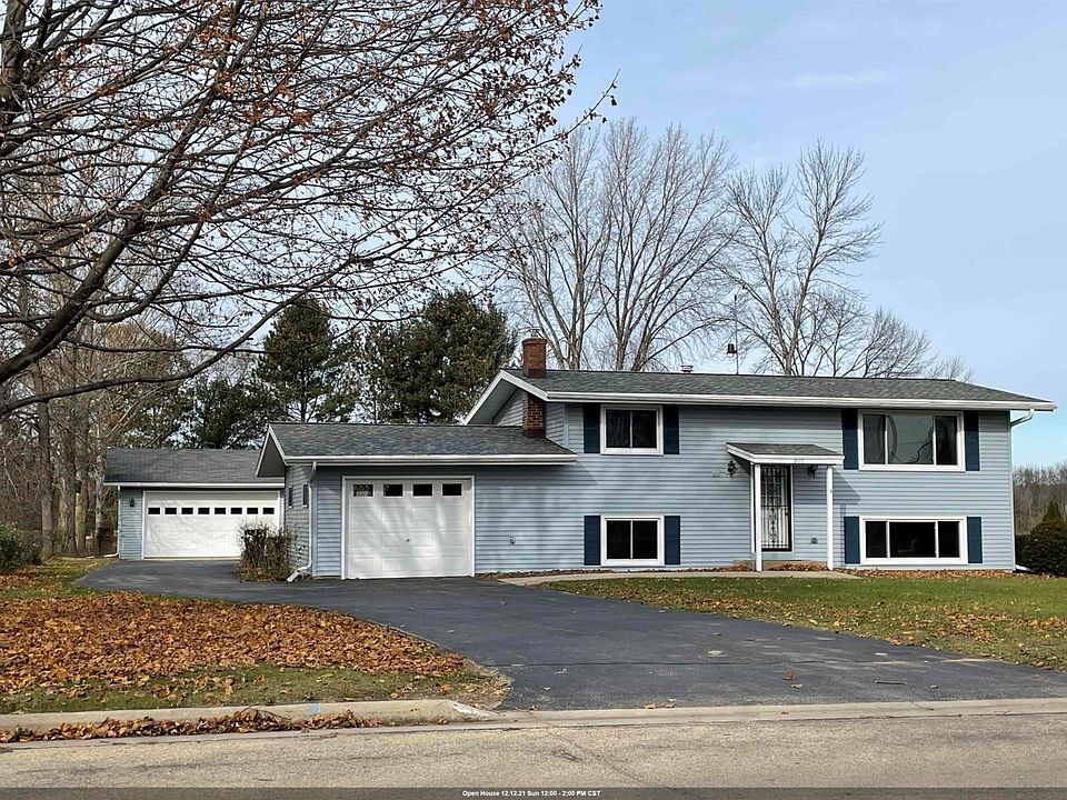 900 E Main St Clintonville (Village of Embarrass)