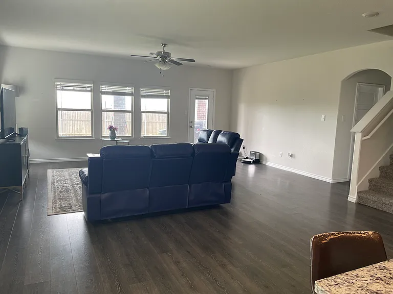 564 Declaration Way — Photo 3