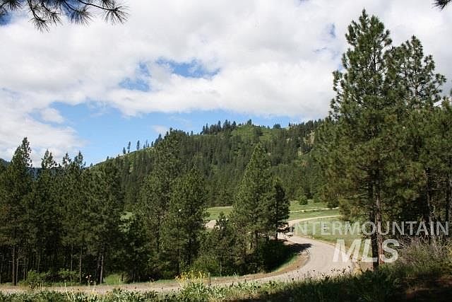 1st image of 12 Creek Hollow Dr