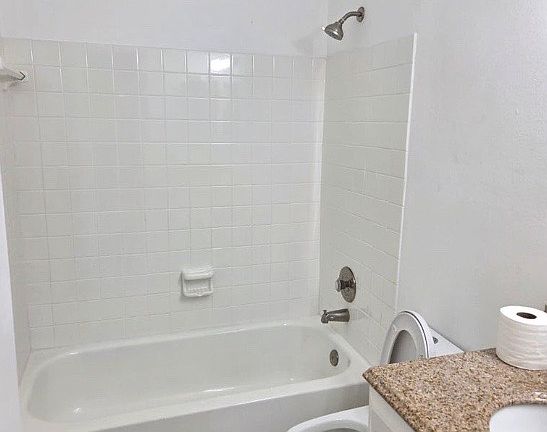 4th image of 18437 Spanish Isles Pl