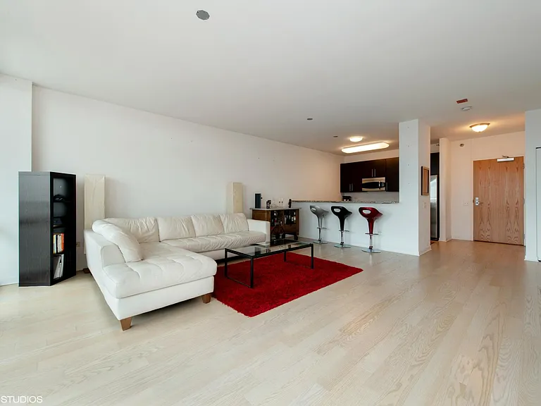 757 N Orleans St #1103 — Photo 2