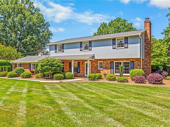 2nd image of 3897 Woodview Dr