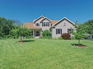 13 Oreshan Ct, Cohoes, NY 12047