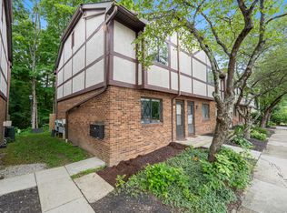3033 Highcliff Ct, Columbus, OH 43231
