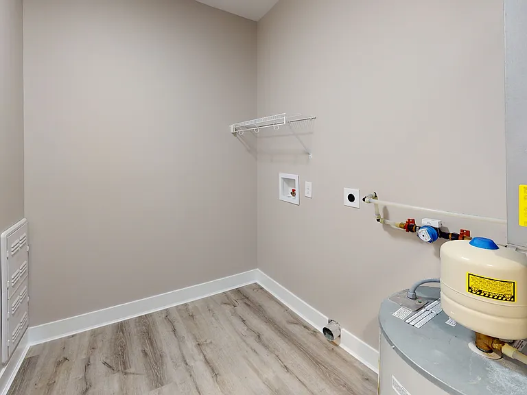 Alexander Pointe Apartments — Photo 31