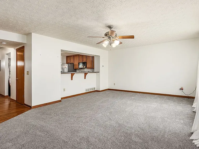 369 Abbotsbury Ct — Photo 6