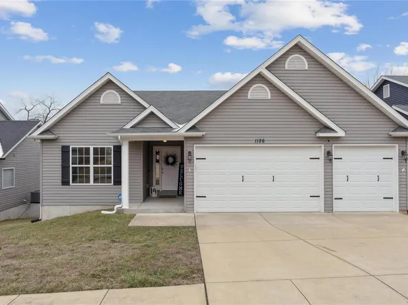 1126 Foxwood Estates Dr, Arnold, MO 63010