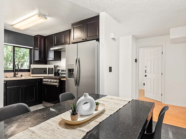 1823 Pelham Ave #2 — Photo 14