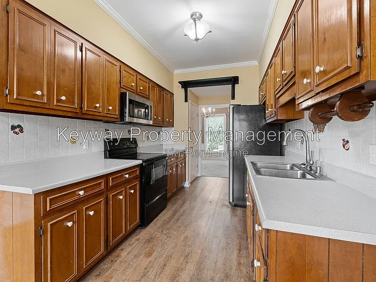 344 Folkstone Cir — Photo 6
