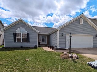 105 Clover St, Savoy, IL 61874