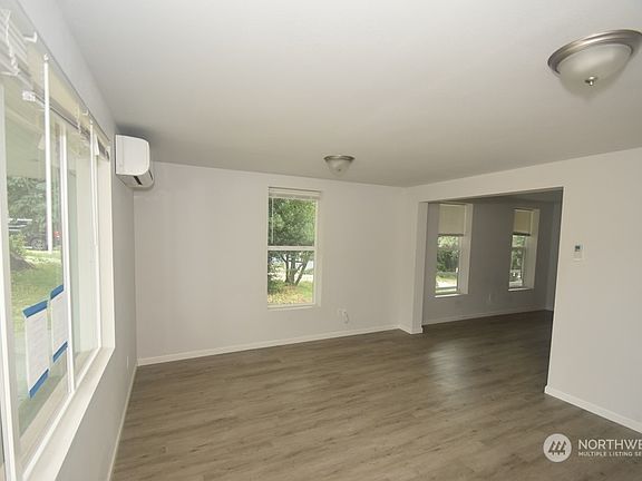 2nd image of 517 N 1st Street