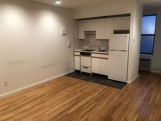 Rented by Waverly Realty Associates | media 5