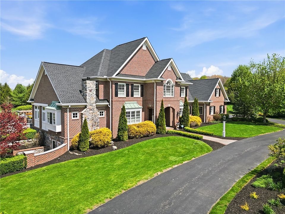 1st image of 103 Destinaire Dr