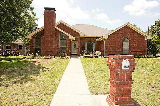 1st image of 6202 Meadowmere Ln