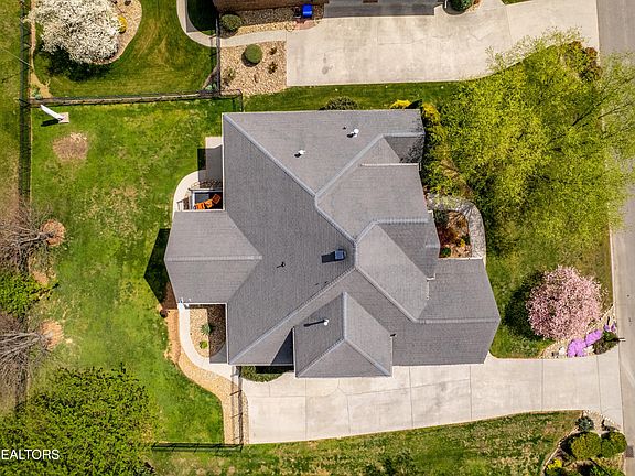 5th image of 1714 Inverness Dr