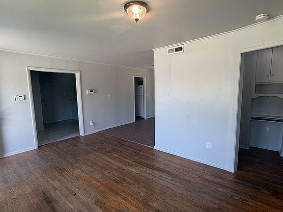 4th image of 3929 NW 32nd St