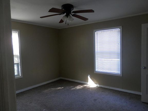 4th image of 48 Kingwood Gardens Dr