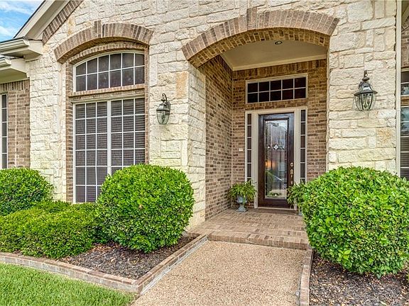 3rd image of 12316 Yellow Wood Dr
