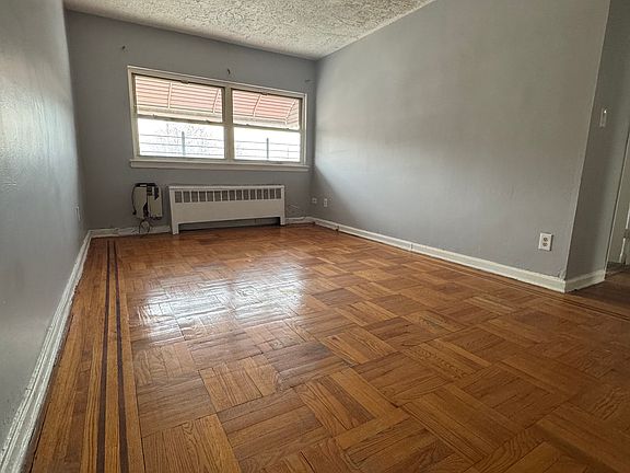 2nd image of 1662 Hammersley Ave #2
