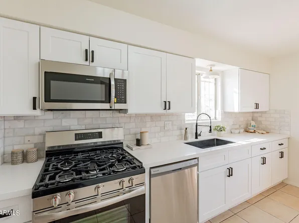 2448 E ENCINAS Lane, Phoenix, AZ 85040