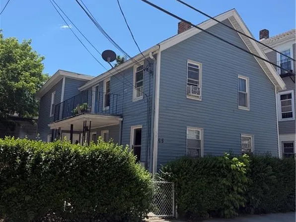 72 Sylvian St, Central Falls, RI 02863