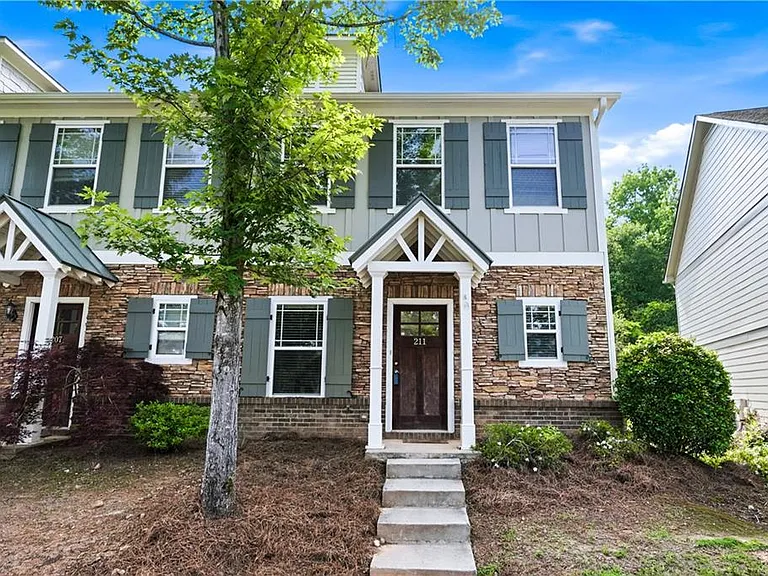 211 Oconee River Cir — Photo 2