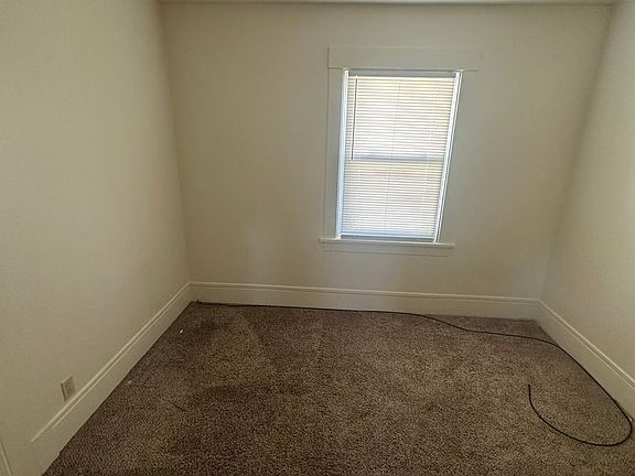 5th image of 614 Stewart Ave #B