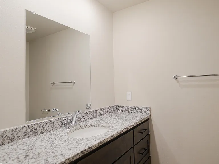 2606 Central St — Photo 10
