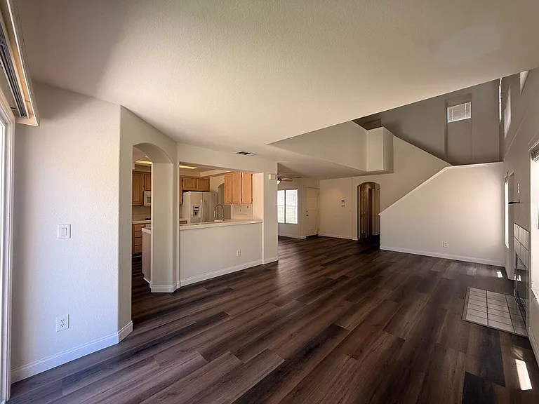 5430 Panoramic Ln — Photo 3