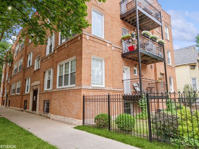 3402 W Sunnyside Ave APT 1, Chicago, IL, 60625