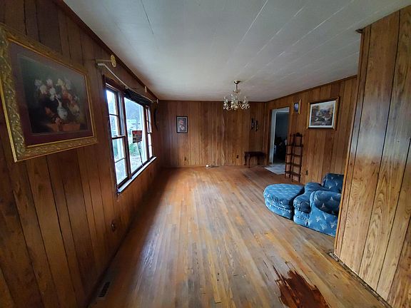 2nd image of 9775 Highway 122