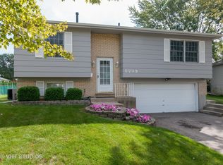 8239 Northway Dr, Hanover Park, IL