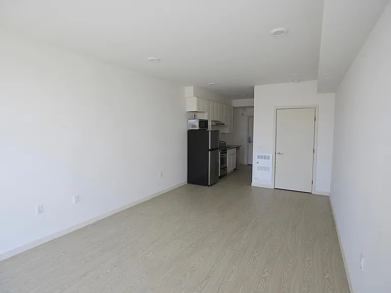 1335 Folsom — Photo 17