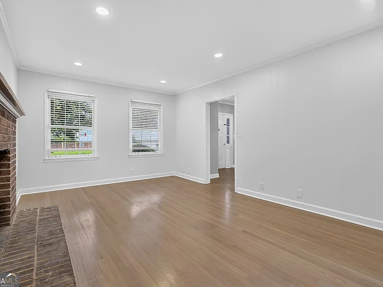 4854 Springfield Dr — Photo 12