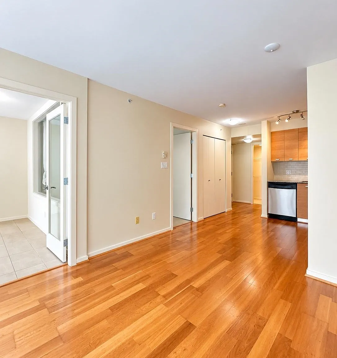 1 bed, 550 sqft, $2,620 — Photo 3