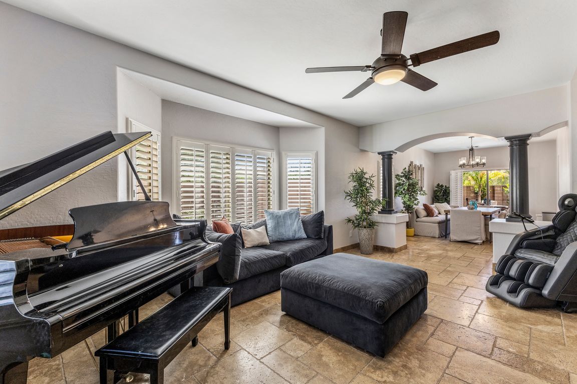 next background image