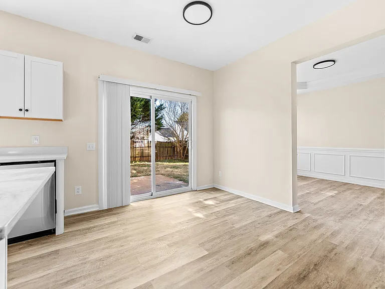 5403 Peachwood Dr — Photo 2