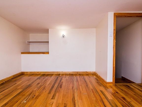 4th image of 269 Melrose St #2A