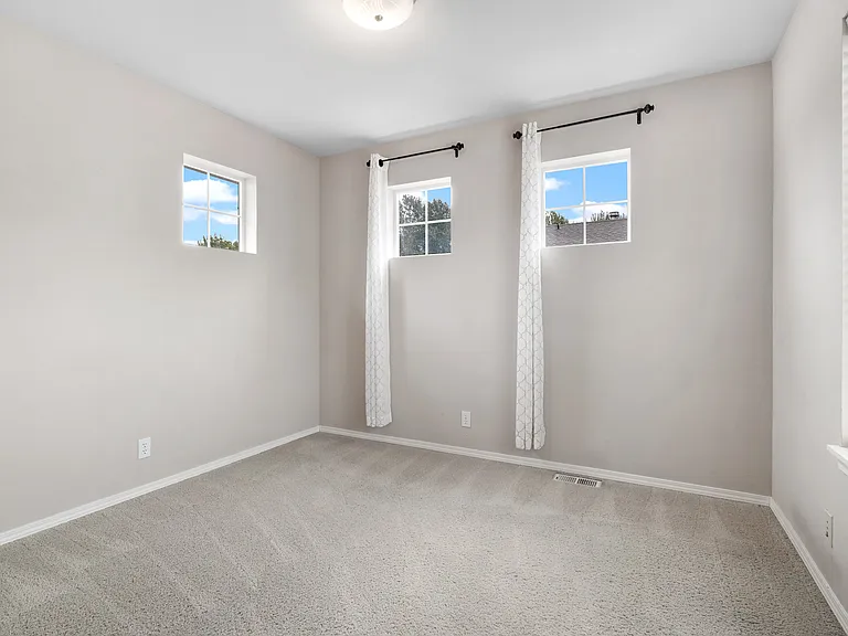 18849 NE 62nd Way — Photo 27