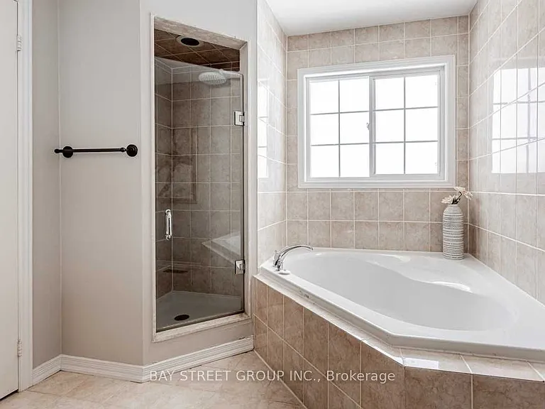 30 Delattaye Ave — Photo 21