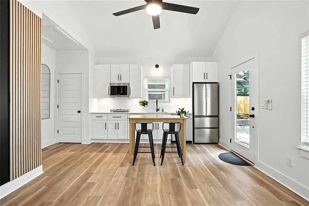 1 bed, 1.0 bath, $1,795 — Photo 2