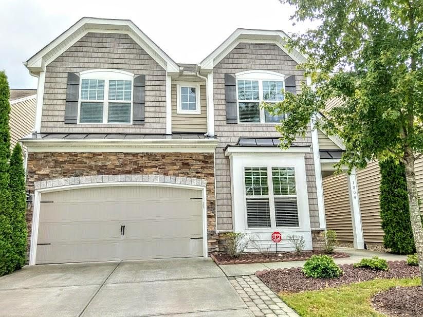 1st image of 1004 Garden Square Ln