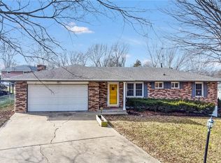 7508 N Woodland Ave, Gladstone, MO 64118