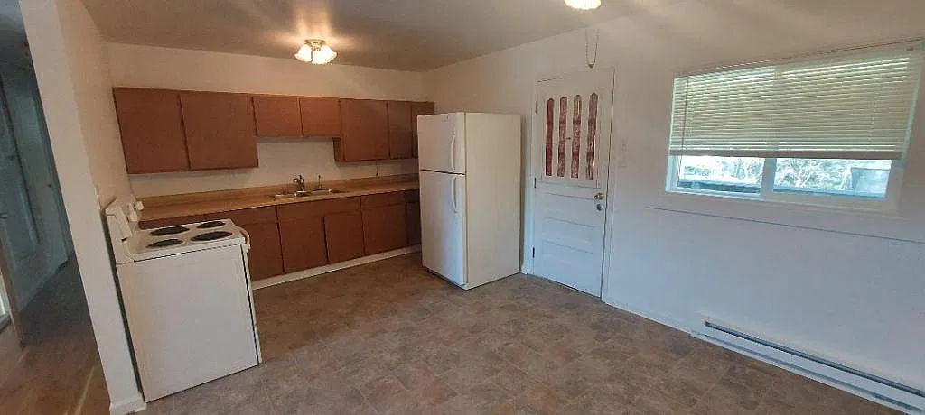 104 Bennett — Photo 2